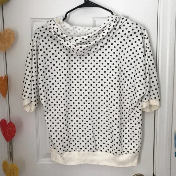 Polka dot short sleeve hoodie - Picture 2 of 2